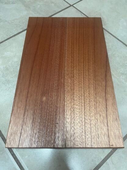 Hardwood Cutting Board 40cm x 25cm x 19mm - Image 2